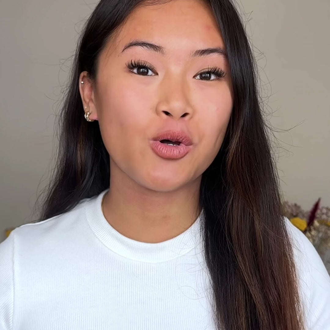 GRWM video of a female model using the Break of Dawn 20-minute mask by Self Glow by James Read. The after clip showcases a radiant, even tan and visibly smoother, glowing skin.
